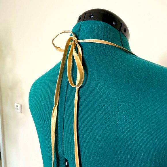 B. Smart High-Low Sleeveless Evening Gown - Picture 6 of 7